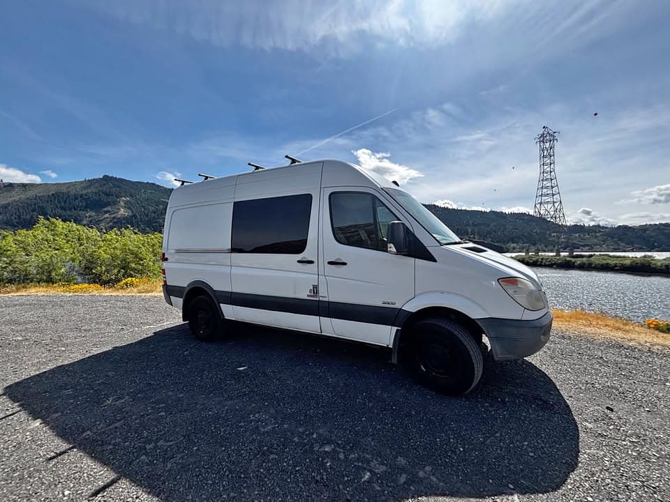 2012 Mercedes-Benz Sprinter 2500 Diesel Camper Van