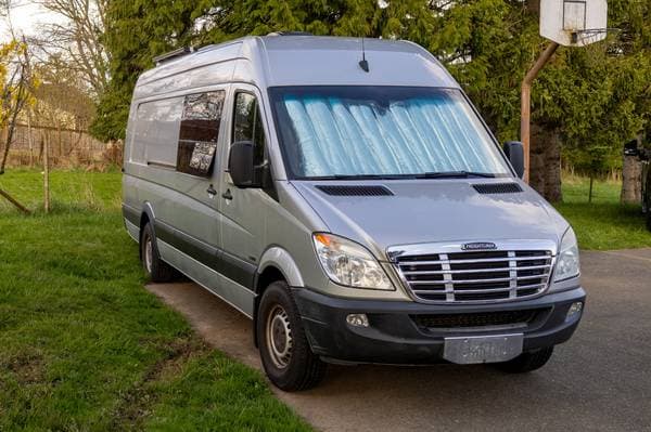 Freightliner Mercedes Sprinter Conversion